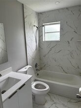 5709 Hayes St, Unit 5709 in Hollywood, FL - Building Photo - Building Photo