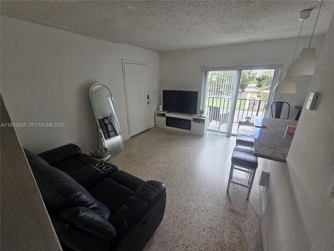 1241 NW 6th St in Miami, FL - Building Photo - Building Photo