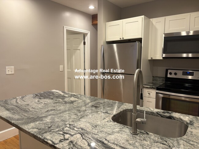 37 Sheafe St in Boston, MA - Building Photo - Building Photo