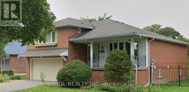 36 Dunmurray Blvd in Toronto, ON - Building Photo - Building Photo