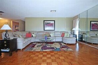 221 Cedarwood Cir in Seminole, FL - Building Photo - Building Photo
