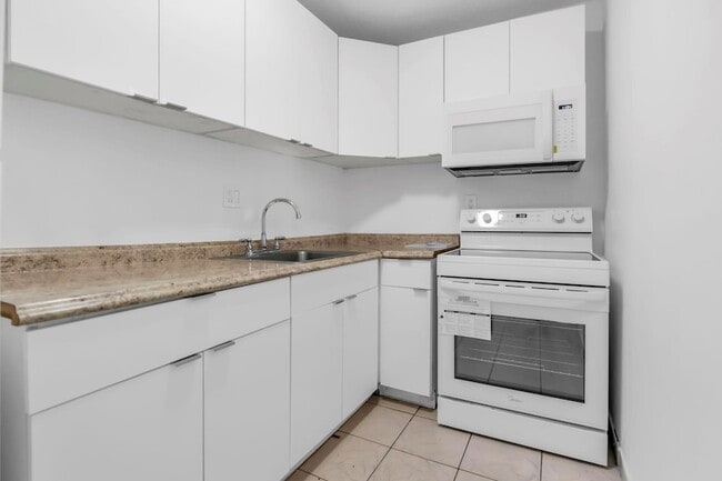 4801 NW 7th St, Unit 50316 in Miami, FL - Building Photo - Building Photo