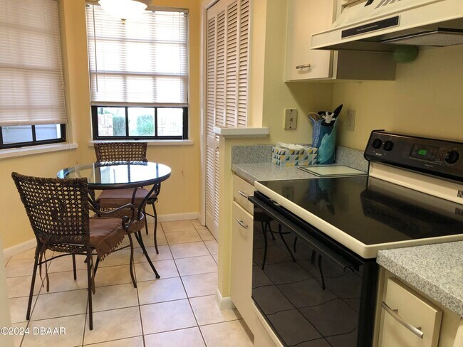 2012 Cornell Pl in Port Orange, FL - Building Photo - Building Photo