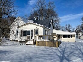 308 Stewart St in Rossville, IL - Building Photo