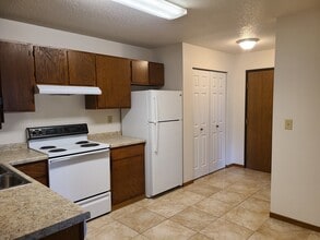 4325 Green Apartments in Fargo, ND - Building Photo - Building Photo