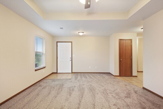 1313 NW Willow Dr in Grain Valley, MO - Building Photo - Building Photo