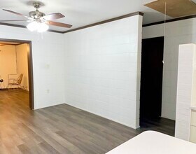 704 S 25th St in McAllen, TX - Foto de edificio - Building Photo