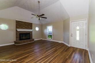 300 Wava Dr in Mount Washington, KY - Building Photo - Building Photo