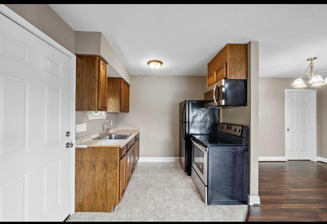 1111 Robert St in Pearland, TX - Building Photo - Building Photo