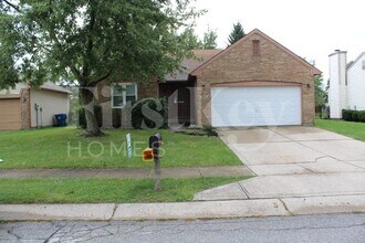 10311 Park Valley Dr in Indianapolis, IN - Building Photo - Building Photo