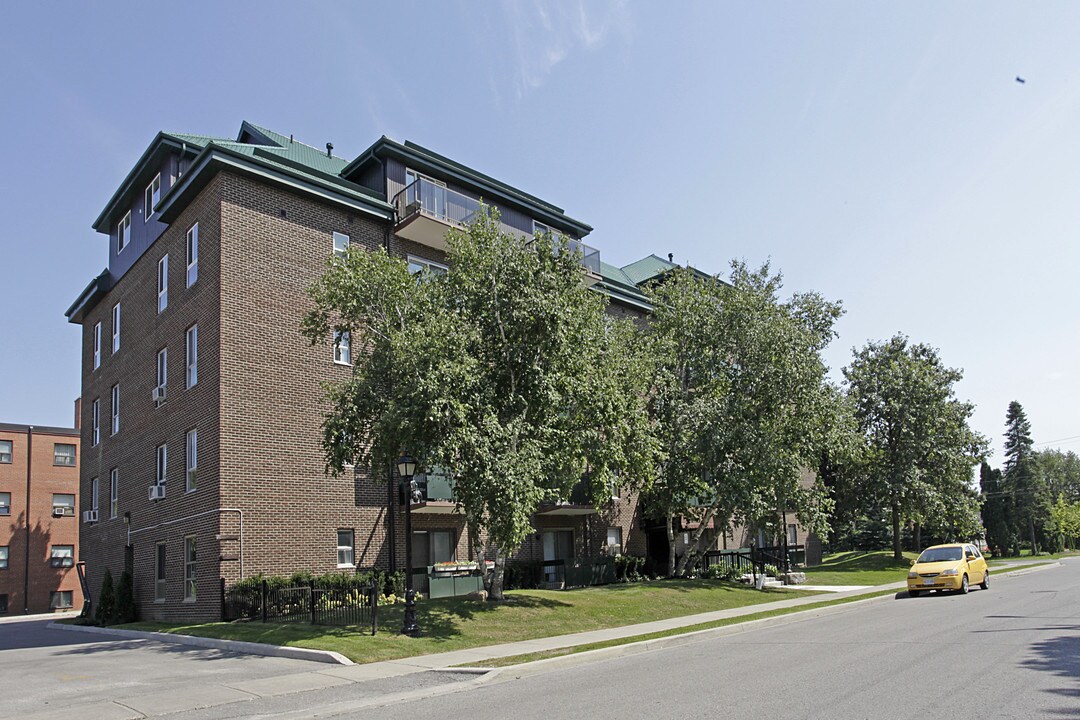 181 Colborne Ave in Richmond Hill, ON - Building Photo