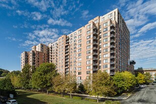 Midtown Alexandria Station Condominiums in Alexandria, VA - Building Photo
