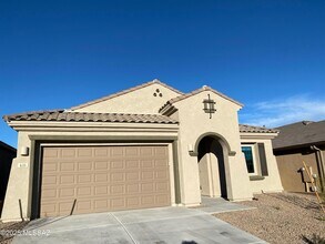 635 E Kalalau Dr in Oro Valley, AZ - Foto de edificio - Building Photo
