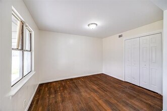 3071 Larry Dr in Dallas, TX - Building Photo - Building Photo