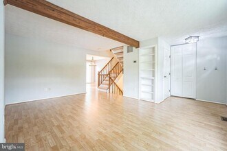 10301 Granite Creek Ln in Oakton, VA - Building Photo - Building Photo