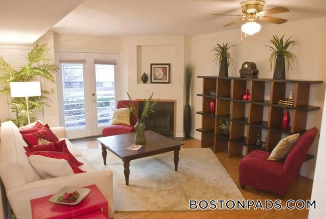345 Franklin St, Unit 401 in Cambridge, MA - Building Photo - Building Photo