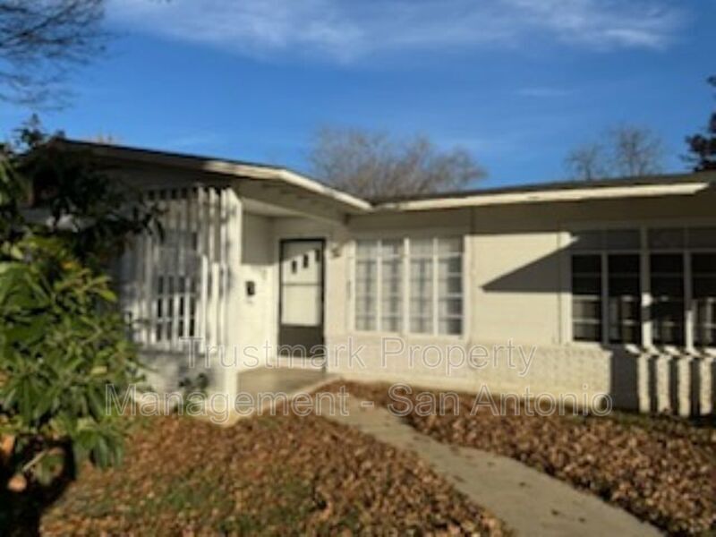 807 Rittiman Rd in San Antonio, TX - Building Photo