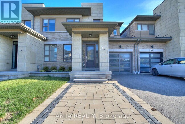 93 Barrister Ave in Whitby, ON - Building Photo - Building Photo