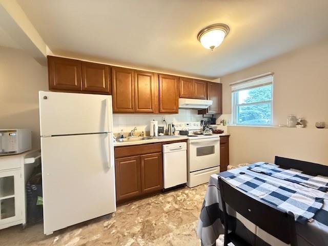 12 Dee Pl in Huntington Station, NY - Building Photo - Building Photo