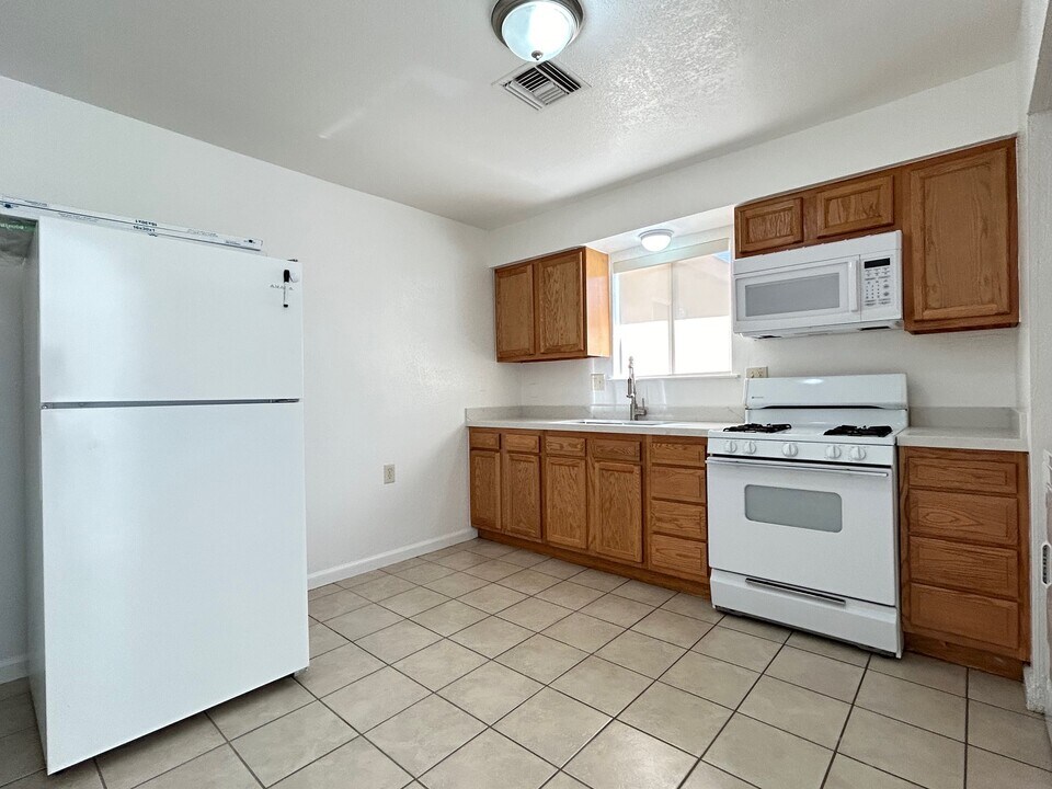 73990 Catalina Way in Palm Desert, CA - Building Photo