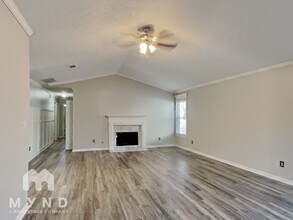 5801 Meadowview Rd in Rex, GA - Foto de edificio - Building Photo