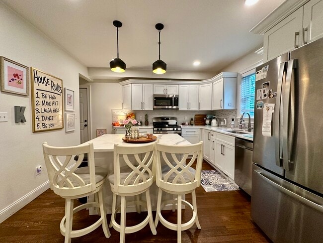 21 Bellevue St, Unit 19-21 Bellevue, #1