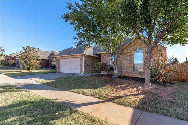17024 Woodvine Dr in Edmond, OK - Building Photo - Building Photo