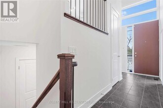 9144 Bathurst St in Richmond Hill, ON - Building Photo - Building Photo