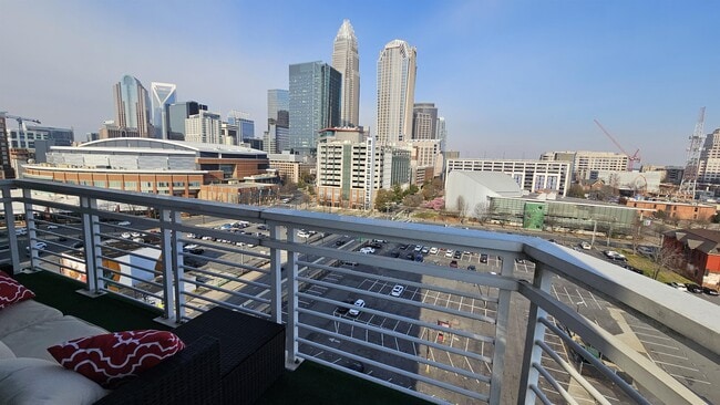property at 505 E 6th St