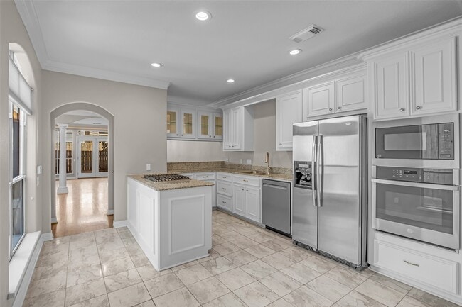 property at 4916 Travis St