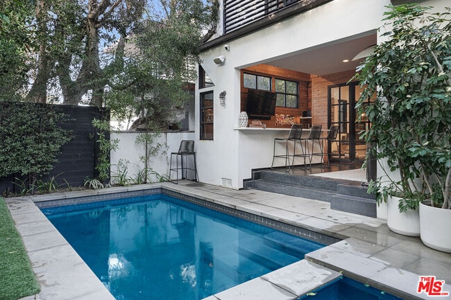 property at 3159 Thatcher Ave