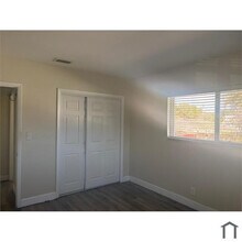 5819 NW 17th Pl in Sunrise, FL - Building Photo - Building Photo