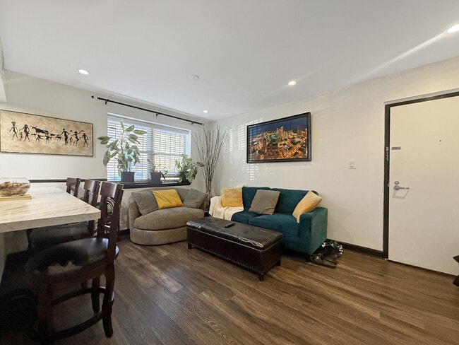 2650 Birney Pl SE, Unit 103 in Washington, DC - Foto de edificio - Building Photo