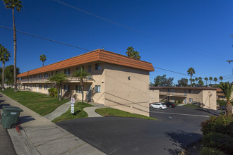 Mohawk Gardens in La Mesa, CA - Building Photo - Building Photo