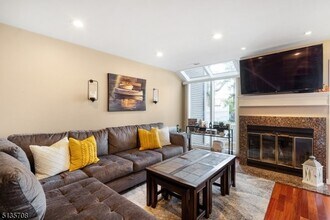 75 Bentley Ct in Bedminster, NJ - Building Photo - Building Photo