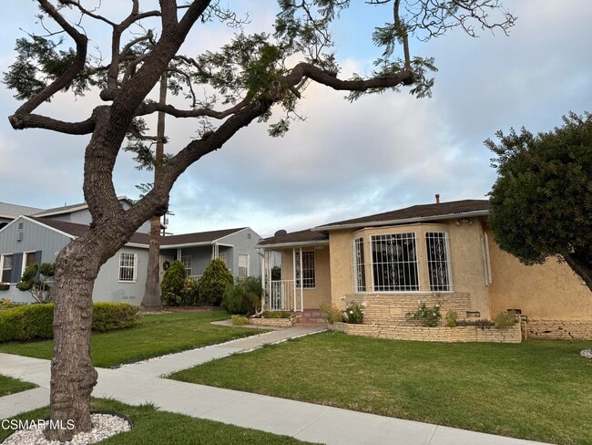 2018 W 108th St in Los Angeles, CA - Building Photo - Building Photo