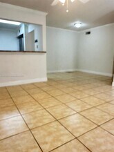 6705 W 26th Dr in Hialeah, FL - Foto de edificio - Building Photo