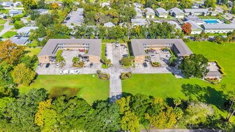 660 8th St in Daytona Beach, FL - Building Photo