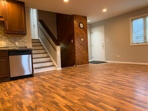 1208 Inverrary Ln in Deerfield, IL - Building Photo - Building Photo