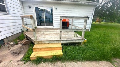302 1st St in Waterloo, IA - Building Photo - Building Photo