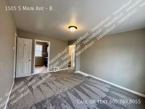 1505 S Main Ave in Sioux Falls, SD - Building Photo - Building Photo