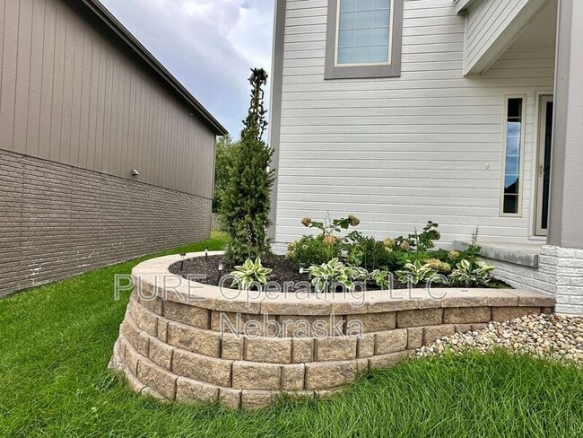 20807 Clark Street in Elkhorn, NE - Building Photo - Building Photo