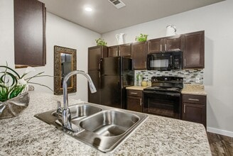 Urban Oaks at Conroe in Conroe, TX - Building Photo - Building Photo