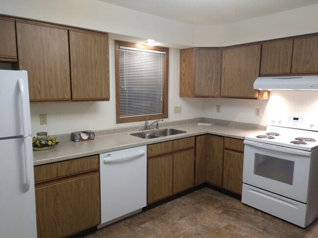 1505 Well St in Onalaska, WI - Foto de edificio - Building Photo