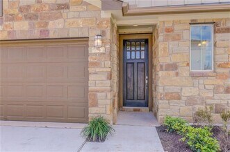 1915 Crimson Rosella Trl in Austin, TX - Building Photo - Building Photo