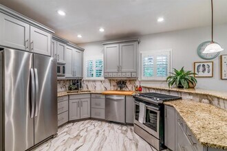 1003 E 39th St in Austin, TX - Building Photo - Building Photo
