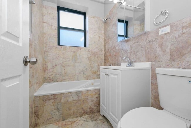 property at 7205 S Yates Blvd