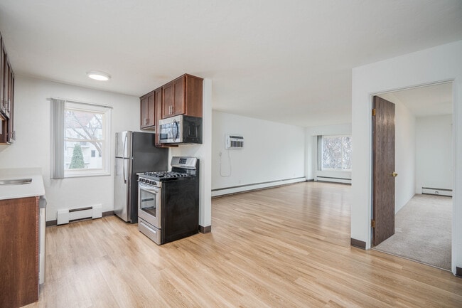 3701 West Lake St. in Minneapolis, MN - Building Photo - Interior Photo