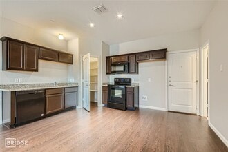 1312 Lakecrest Ln in Lewisville, TX - Building Photo - Building Photo