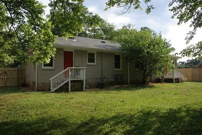 1986 Cogar Dr in Decatur, GA - Building Photo - Building Photo